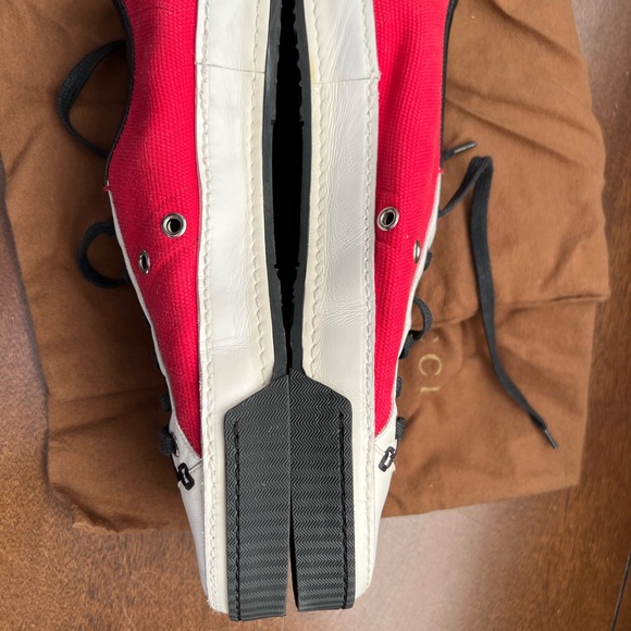 Vintage Unisex Gucci Red Script exclusive Saks Low Top Sneaker 6/37 M, W 71/2-8 - Picture 6 of 9